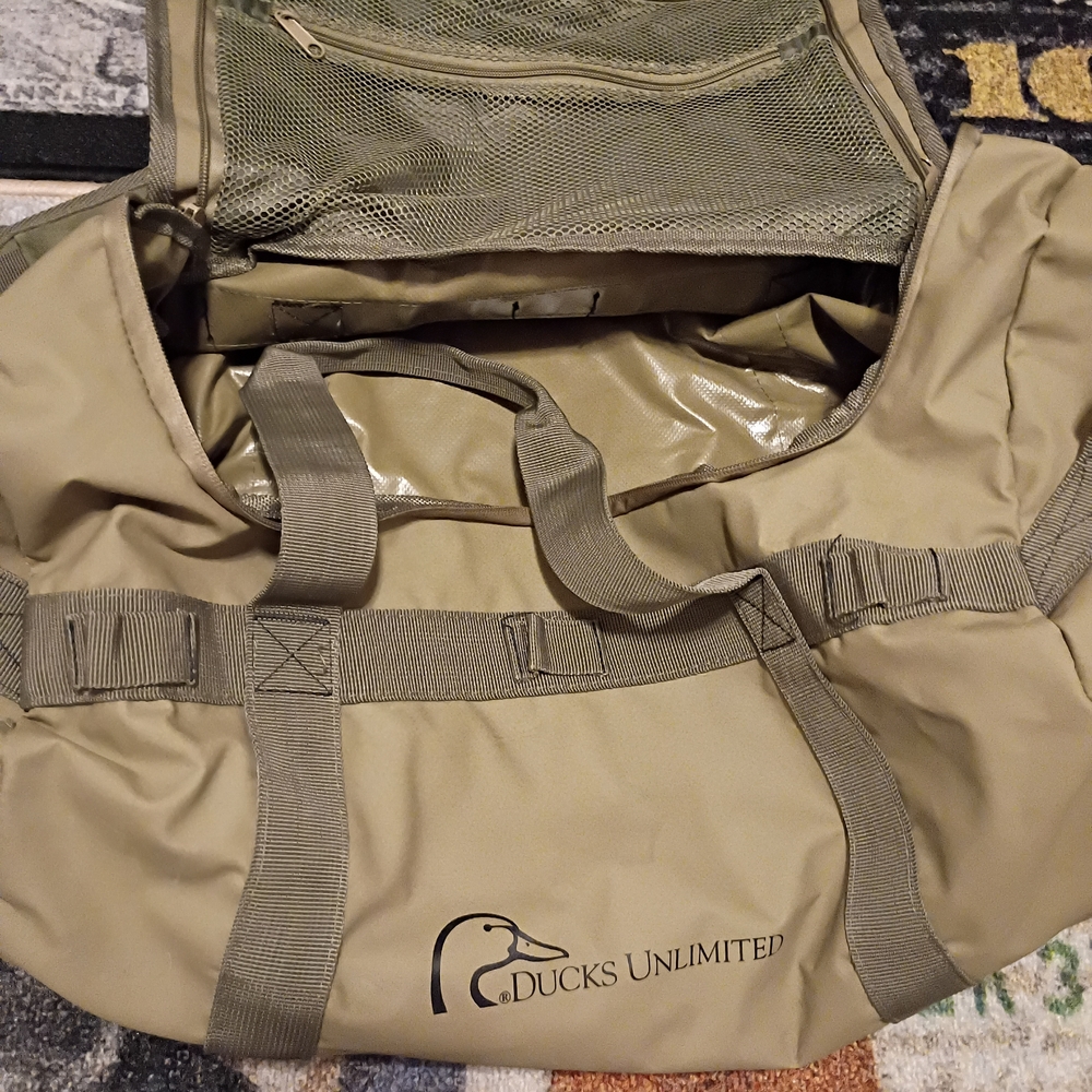 Ducks Unlimited Men's Duffel Bag - Khaki